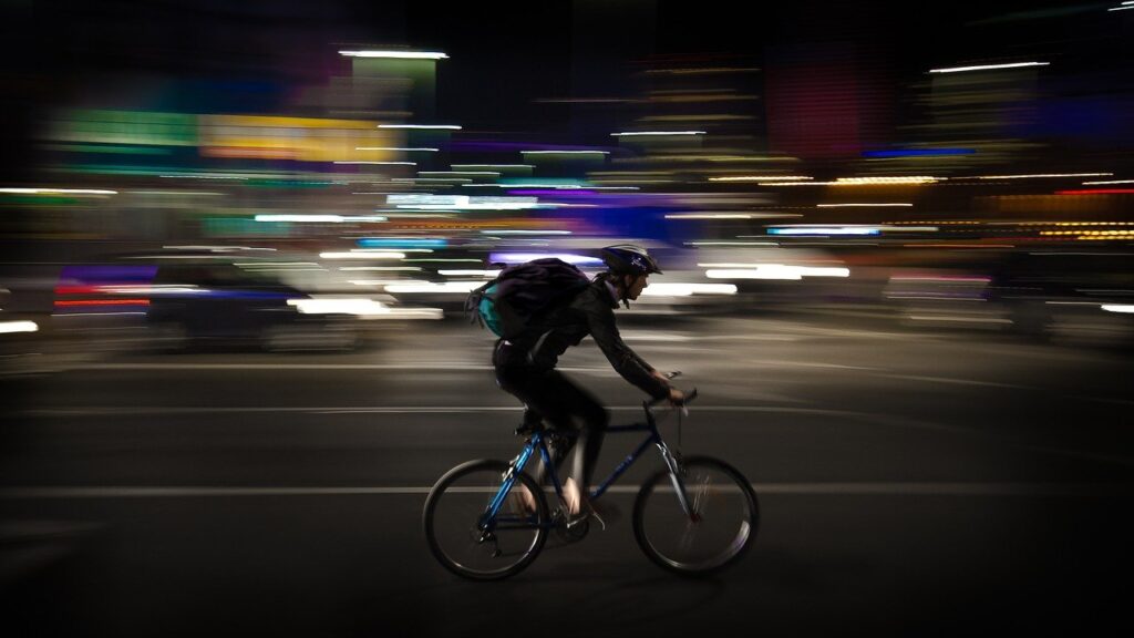 courier, night, panning
